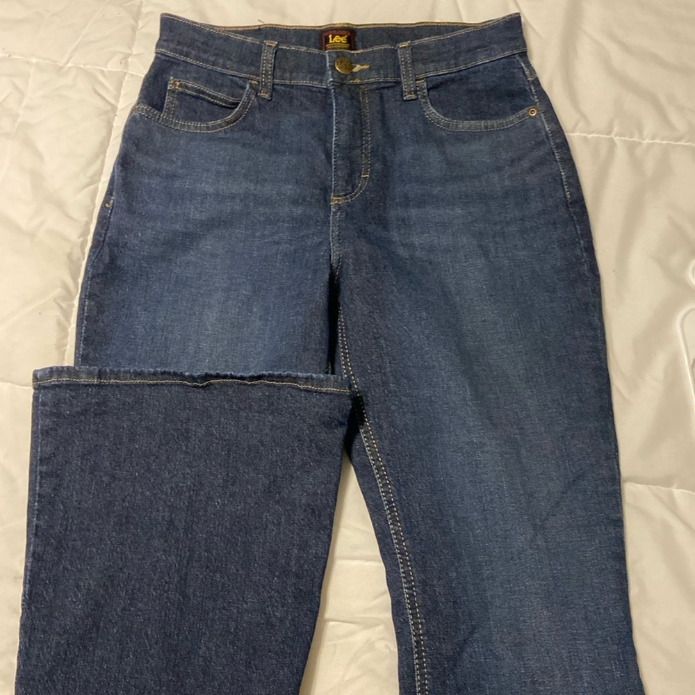 Lee Women's Legendary Mid Rise Flare Jean - NEW